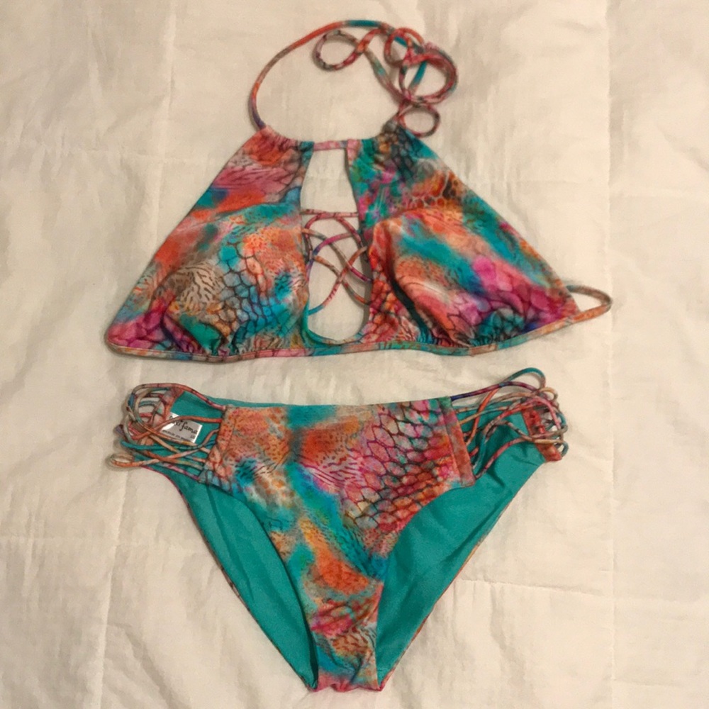 Luli Fama multicolor bikini